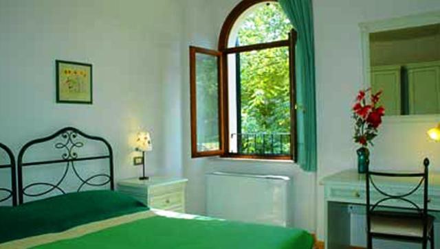 Residence Bizzoni Terni Exterior foto